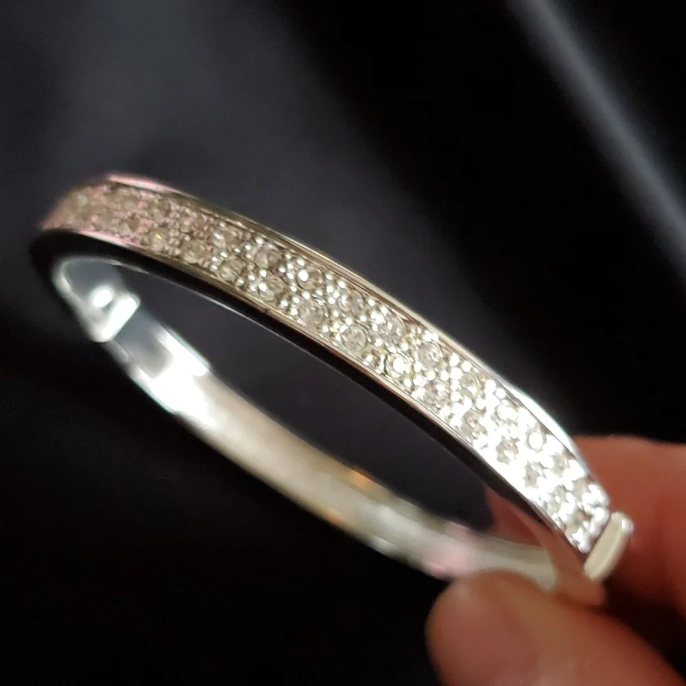 Women's crystal Bangle Bracelet - Picture 1 of 5